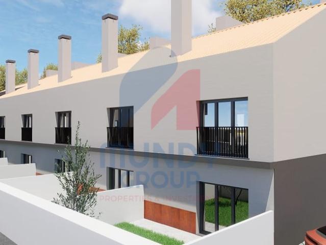 Moradias T2 Duplex Novas em Banda Em Construção