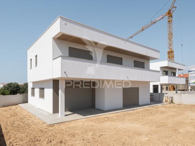 Moradias T4 Novas | Jardoeira – Conforto, Modernidade e Excelente Localização