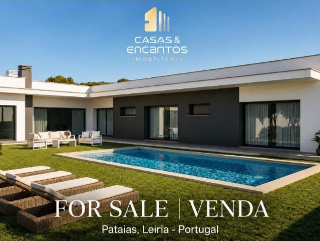 Moradias V4 de Luxo #Piscina #Jardim #Garagem #Perto das Praias