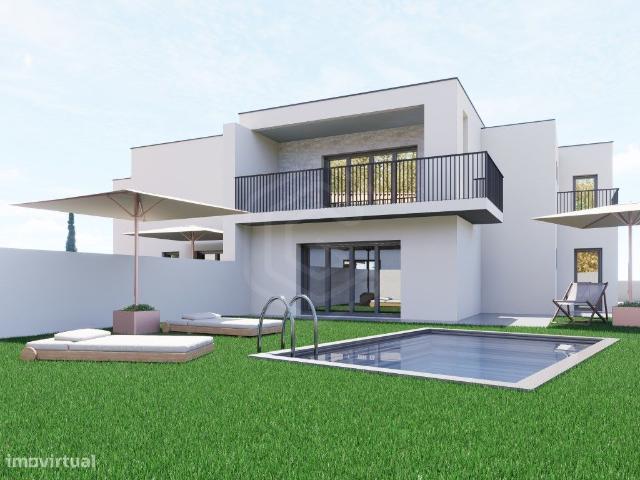Moradias Bi Familiar T3 com piscina em Tortosendo