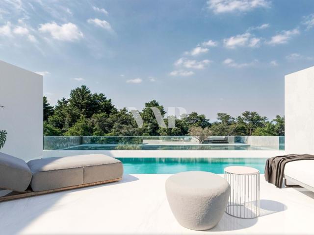 Moradias de Luxo V2+2 em zona central de Vilamoura