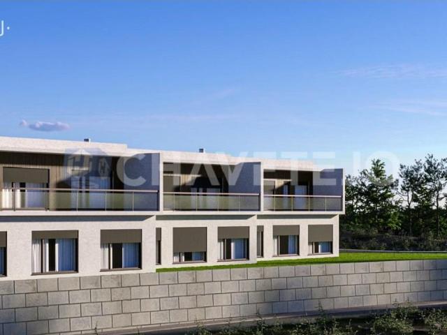 Moradias em banda T4, Ce 'A', vistas deslumbrantes, ar condi. 177m² Ansião