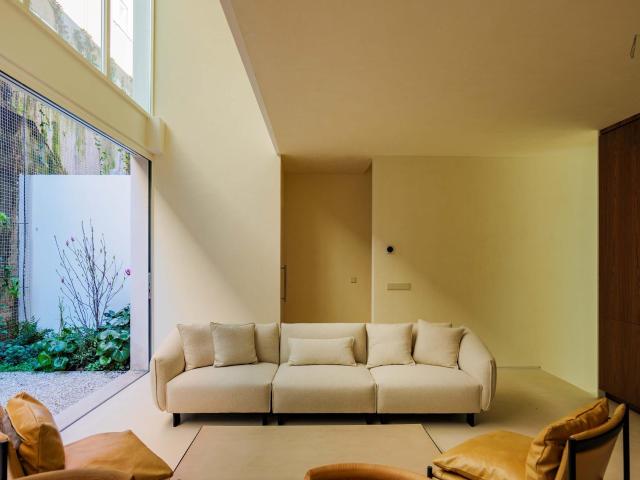 Moradias em banda com 3 quartos | pátio interior | teto de p. 220m² Lisboa