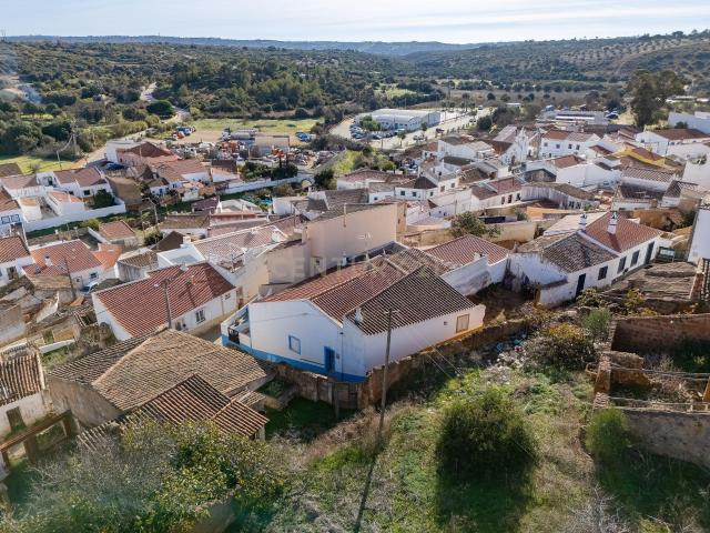 Moradias em Banda com Elevado Potencial de Valorização, Barão de São Miguel