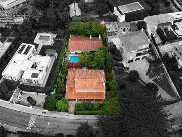 Conjunto de moradias em lote de 1.000 m2, com piscina, em Caxias
