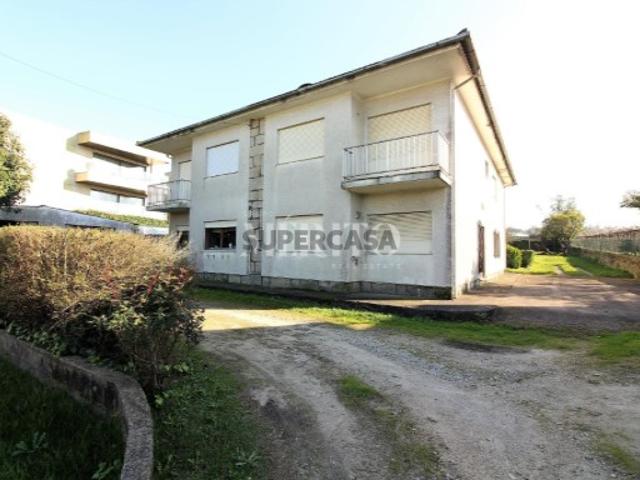 Moradias geminadas em Barcelinhos