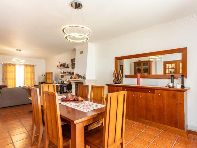 Moradias Sarilhos Pequenos 146m² Moita