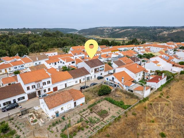 MoradiaT3+T1+Jardim+Armazém com possibilidade de conversão em habitação