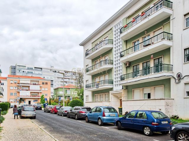Apartarmeno T4 no Bairro de São Miguel em Alvalade