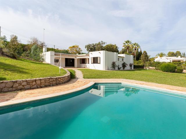 Moraria Térrea Isolada em Albufeira 234m² Albufeira e olhos de água