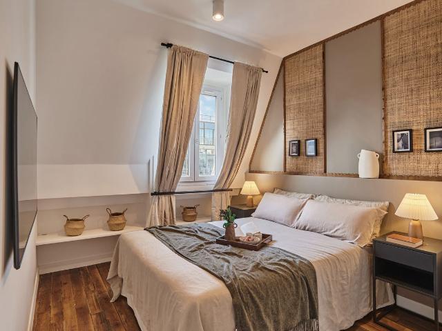 Moravi 1 bedroom in Ternes, Paris Amsterdam Apartments for Rent