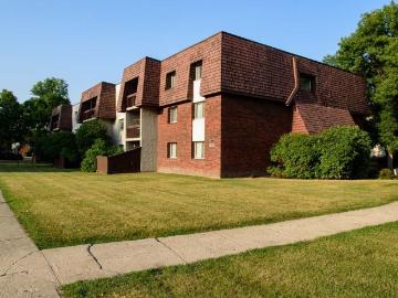 Moray Village Phase I 1 Bedroom Apartment for Rent at 35 Strauss Dr, Winnipeg, MB R3J 3R6 Booth