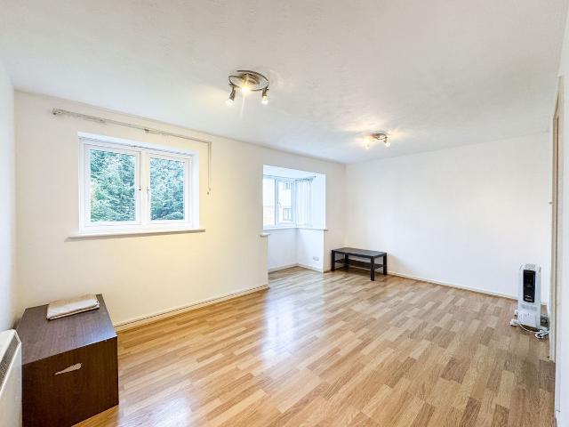 Moray Close, Arran Court HA8, 2 bed flat to rent, £1,700 pcm | PrimeLocation