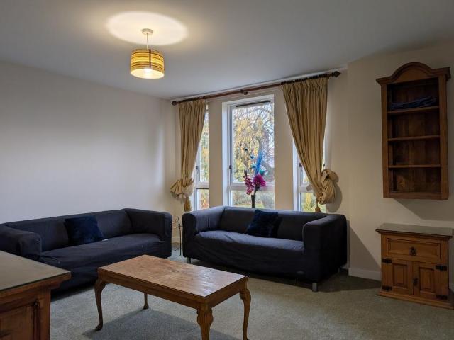 Moray Park Terrace, Meadowbank. 2 bed flat to rent £1,350 pcm £312 pw