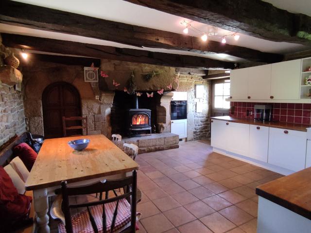 MORBIHAN, Melrand, Magnifique maison, toit de chaume, trois chambres et terrain