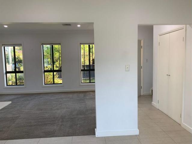 MORDEN 4 BED HOUSE WITH GREAT LOCATION