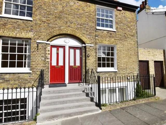 Morden Arms, 1 Brand Street, Greenwich Town Centre, London, SE10 8SP, United Kingdom | 3 bed townhouse for rent #138514042 | Rentberry