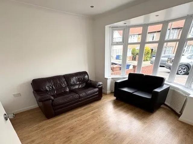 Morden Gardens, London, UB6 0LT, United Kingdom | 4 bed house for rent #124533906 | Rentberry