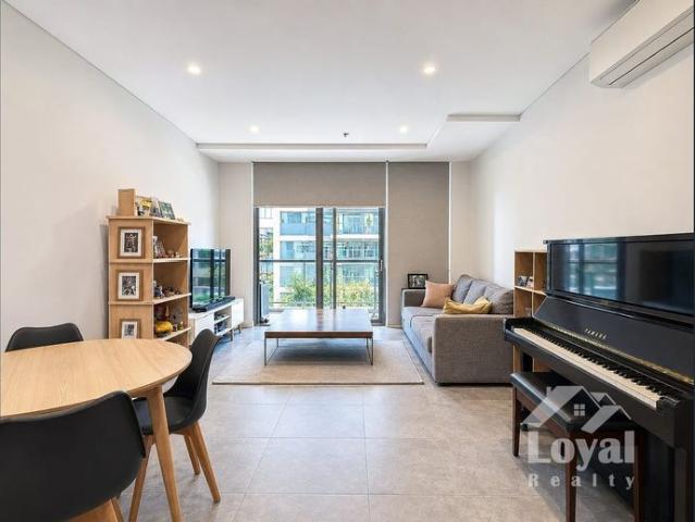 Morden Two Bedroom Apartment with Timber Floor