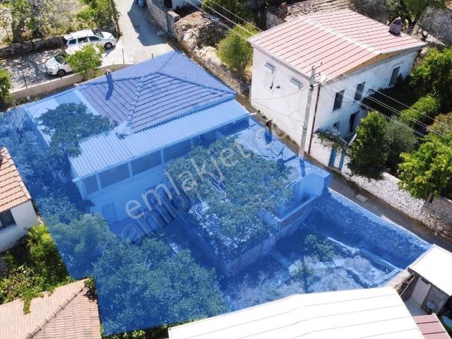 Mordoğan Barış Emlak'tan Müstakil Bahçeli 3+1 Satılık Köy Evi