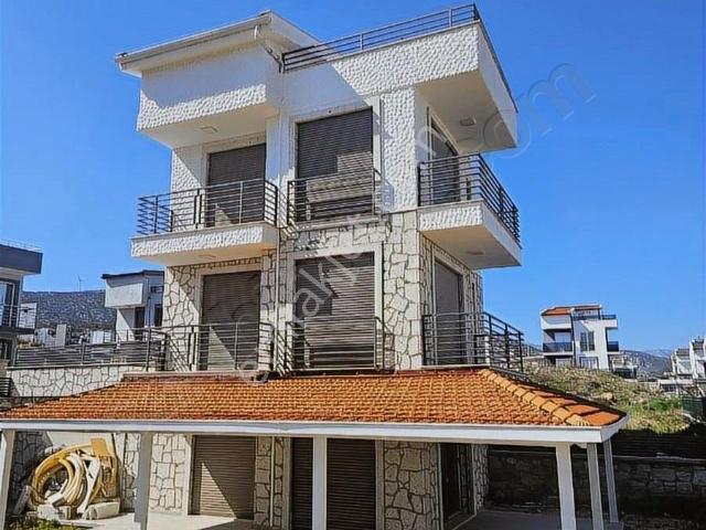 Mordoğan Denize Yakın Oturma Raporlu Lüx Sıfır Villa