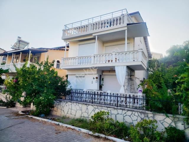 Mordoğan Emlaktan Merkezde Eşyalı Bahçeli Bakımlı Yazlık Kiralık