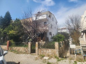 Mordoğan Emlaktan Merkezde Site İçinde Bahçeli Eşyalı Yazlık