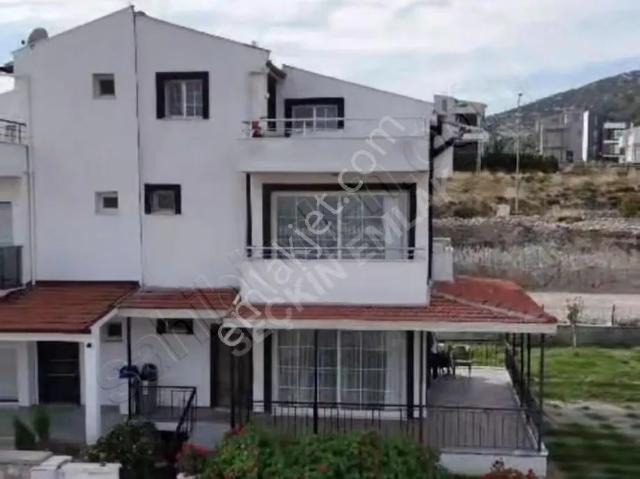 Mordoğan Kamukent Te Satılık Villa