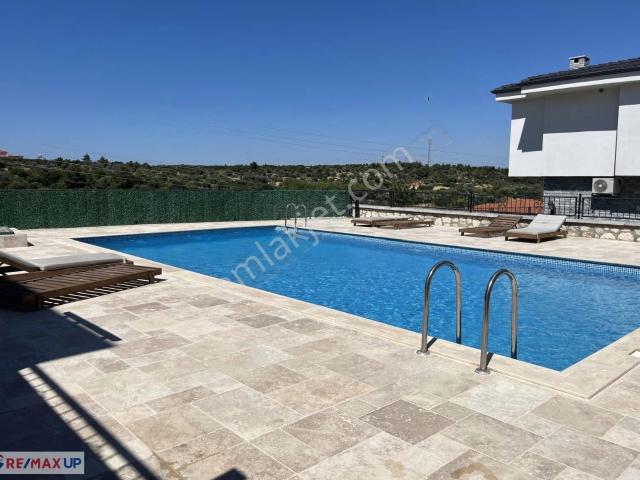 Mordoğanda Deniz Manzaralı Ve Havuzlu Villa
