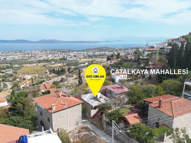 Karaburun Mordoğan'da Deniz Manzaralı Fırsat Villa
