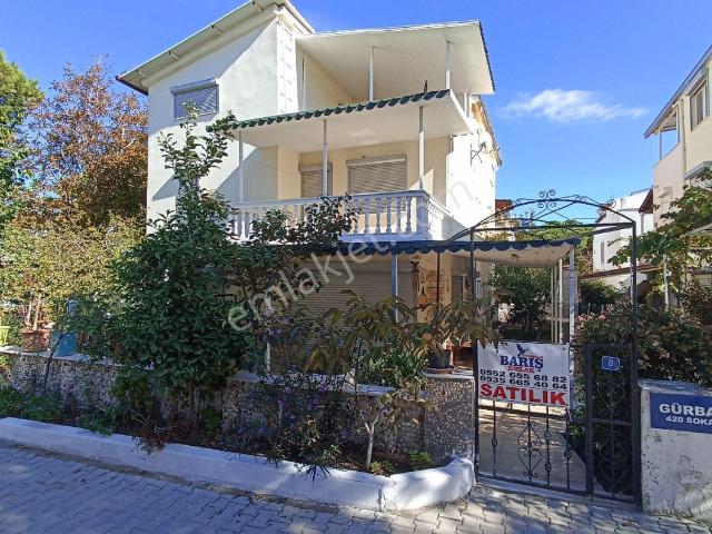 Mordoğan'da Site İçinde Bahçeli 5+1 Triplex Satılık Yazlık
