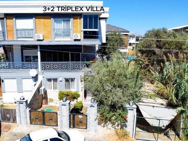 Mordoğan'da 3+2 Bahçeli Ve Otoparklı Triplex Satılık Villa