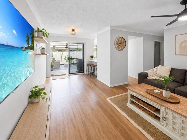 MORE LIKE A HOME THAN A UNIT PRIVATE GARDENS IN THE HEART OF YANDINA!