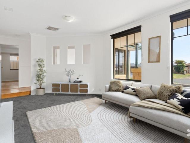 Five Bedrooms, Poolside Living & Room for Everyone