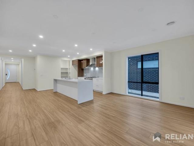More Space to Enjoy – Expansive Family Living with a Dedicated Study