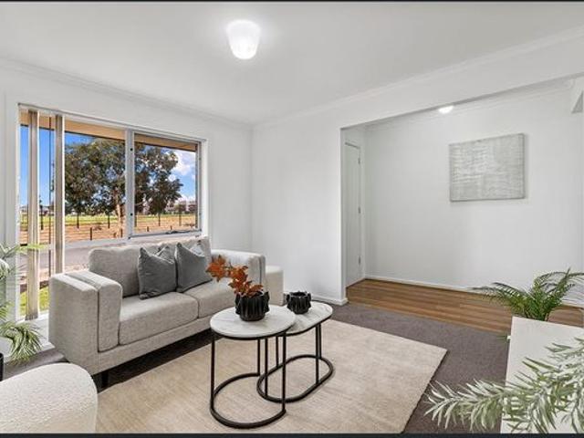 More Space to Live – Four Bedrooms, Two Living Areas & a Peaceful Position