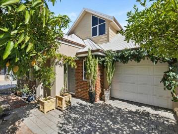 Warwick Park, Tweed, Queensland - Equipped kitchen