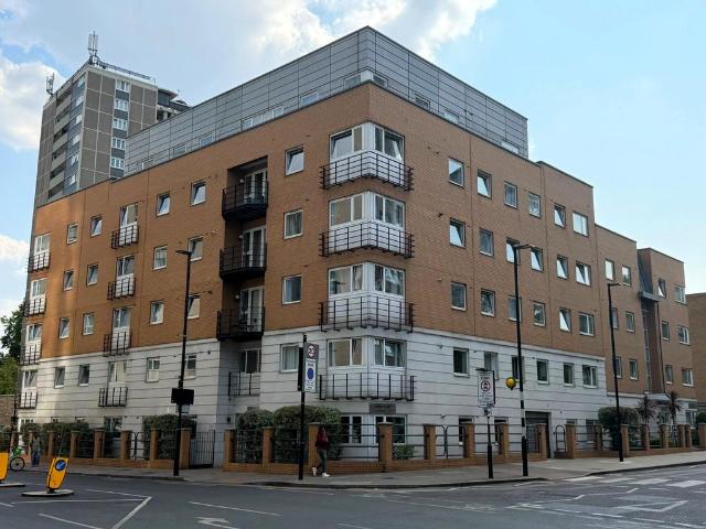 Moreland Street, London EC1V 2 bed flat to rent £3,000 pcm £692 pw