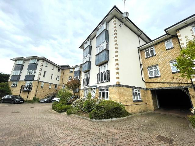 Morello Gardens, Stevenage Road, Hitchin SG4, 2 bed flat to rent, £1,350 pcm | PrimeLocation
