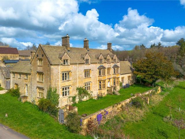 Moreton in Marsh, Gloucestershire, GL56 6 bed detached house to rent £12,000 pcm £2,769 pw