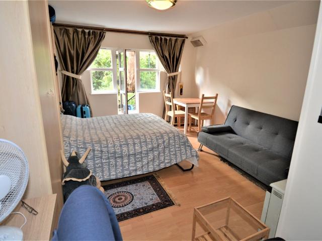 Moreton Street, London SW1V, Studio to rent, £1,650 pcm | PrimeLocation