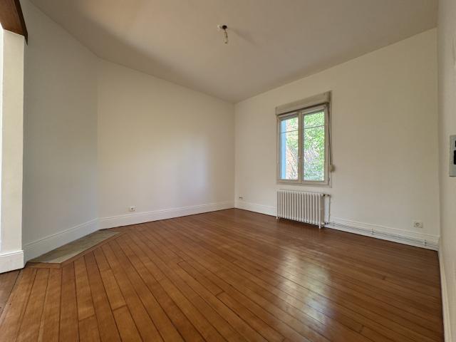 MOREUIL MAISON INDIVIDUELLE 3 CHAMBRES AVEC JARDIN