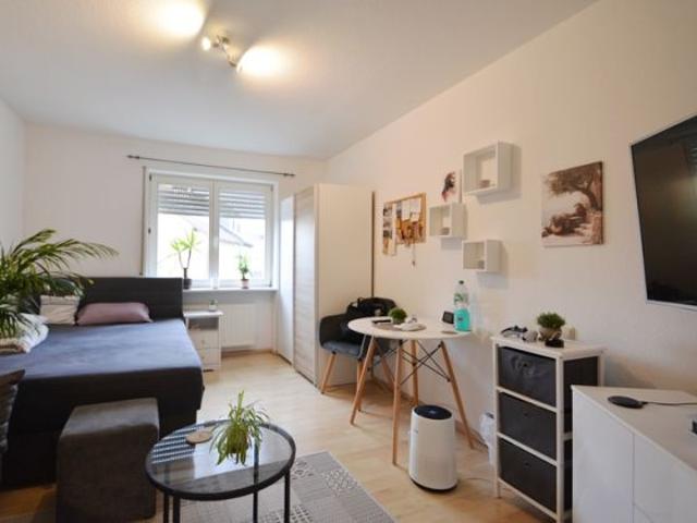 Mörfelden Walldorf! Helle 2 Zi.ETW mit 2 Balkonen und 2 PKW Stellplätzen in guter Lage!