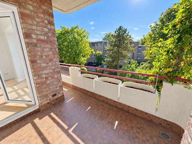 Morgenkaffee auf dem Balkon, Abendessen aus der eigenen Küche: 2 Zimmer Wohnung in Münster
