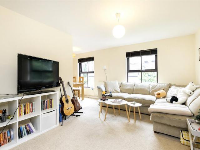 Moriatry Close, London, N7 2 bed apartment to rent £2,600 pcm £600 pw