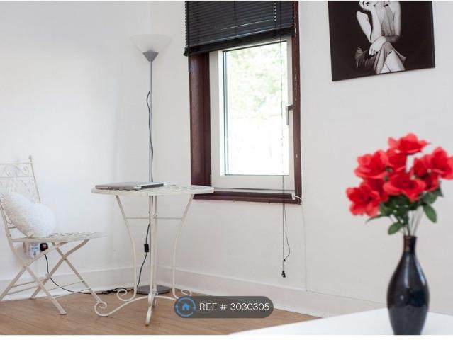 Morieux Road, London E10, 2 bed flat to rent, £1,975 pcm | PrimeLocation