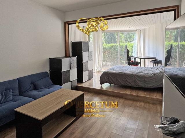 'MORINGA SEREIN': Studio MEUBLE RDJ 34.56 m2 Carrez 44 m² au sol LE CHESNAY