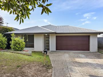 Morisset Park, Awaba - Garden, Parking