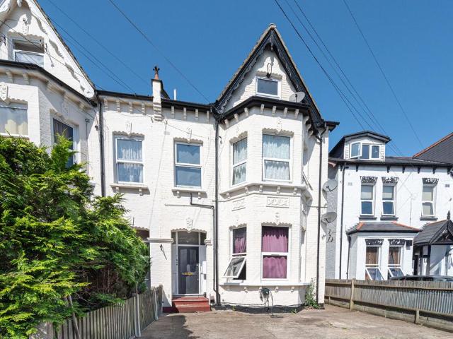 Morland Avenue, Croydon, CR0 2 bed flat to rent £1,600 pcm £369 pw