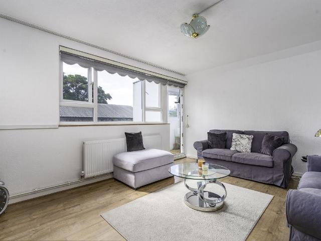 Morland Estate, Richmond Road, London E8, 2 bed maisonette to rent, £2,500 pcm | PrimeLocation